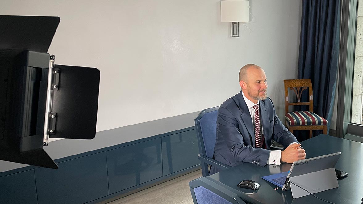 Christoph Sporer, Portfoliomanager Absolute-Return-Strategien, beim Webinar mit „Die Fondsplattform“ Christoph Sporer, Portfoliomanager Absolute-Return-Strategien, beim Webinar mit „Die Fondsplattform“