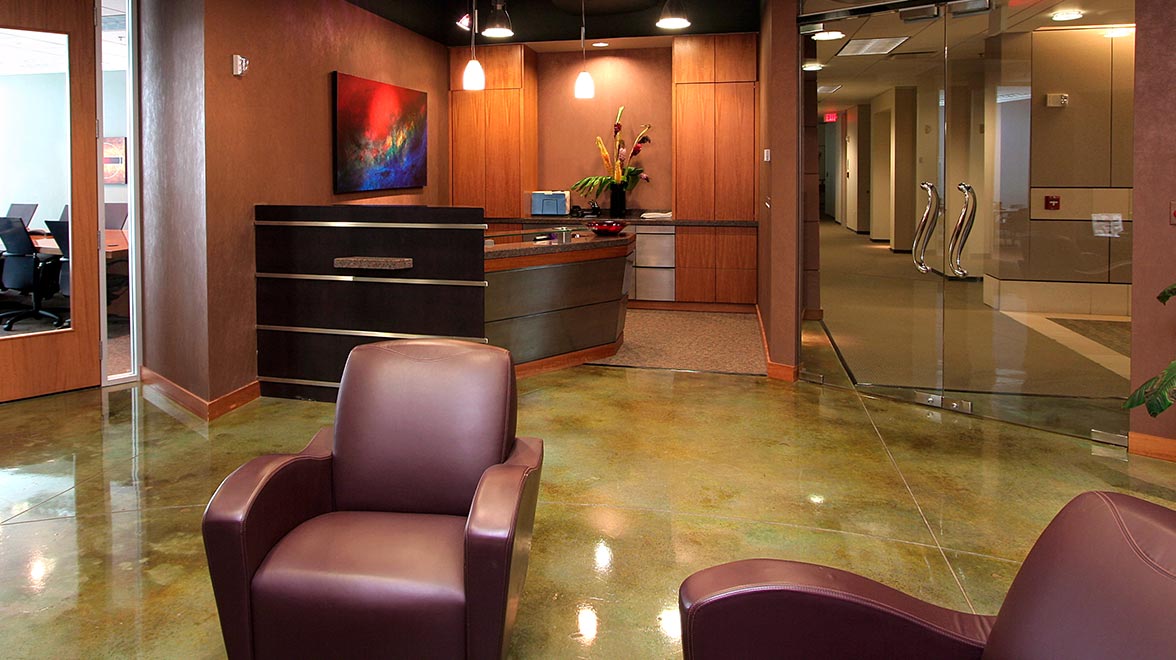 Reception with sitting area for the guests and visitors at Galleria North Tower II in Dallas