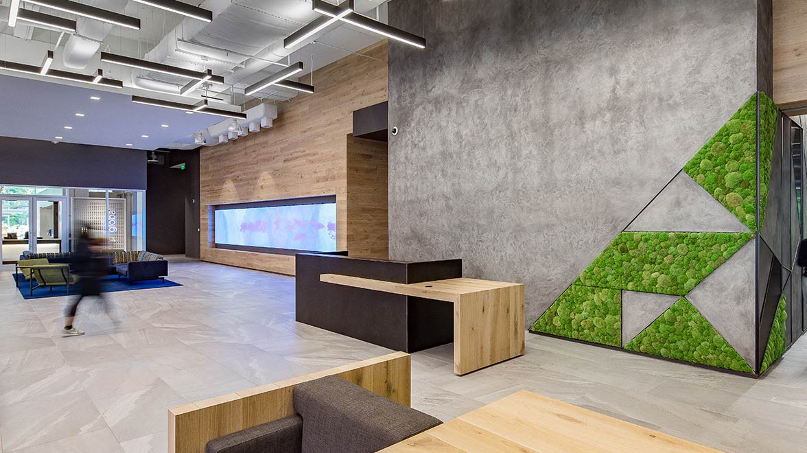 Ridge Pointe - Interior and Reception Desk