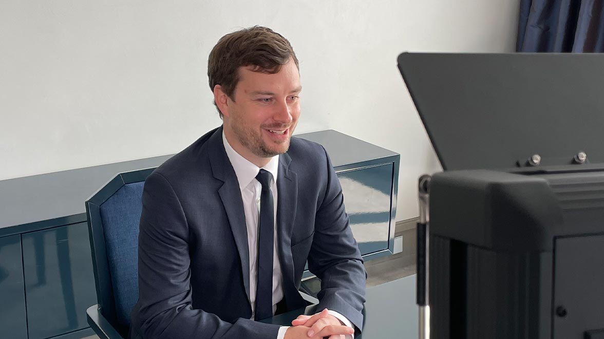Sebastian Junker beim Webinar mit „Die Fondsplattform“ Sebastian Junker beim Webinar mit „Die Fondsplattform“