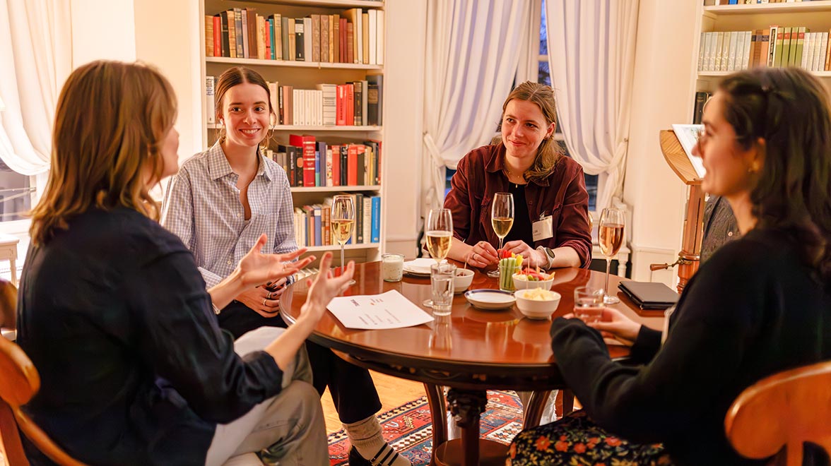 Frankfurt Spring School 2026: Speeddating im Haus Metzler Bonames, © Jeldrik Schröer/ZGF
