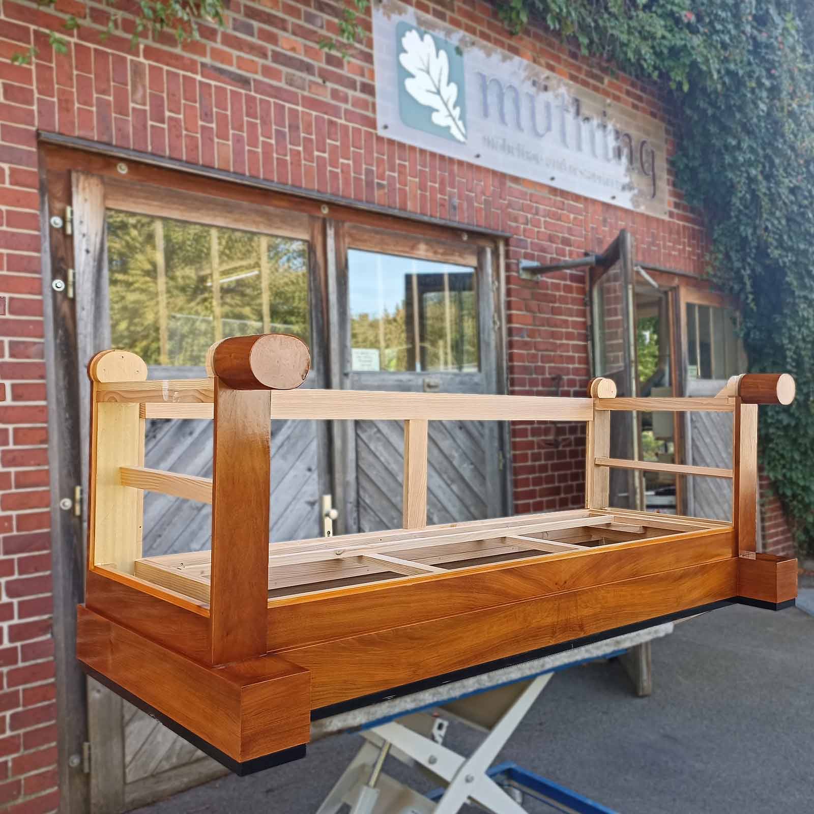 Gestell für das nachgebaute Sofa Gestell für das nachgebaute Sofa