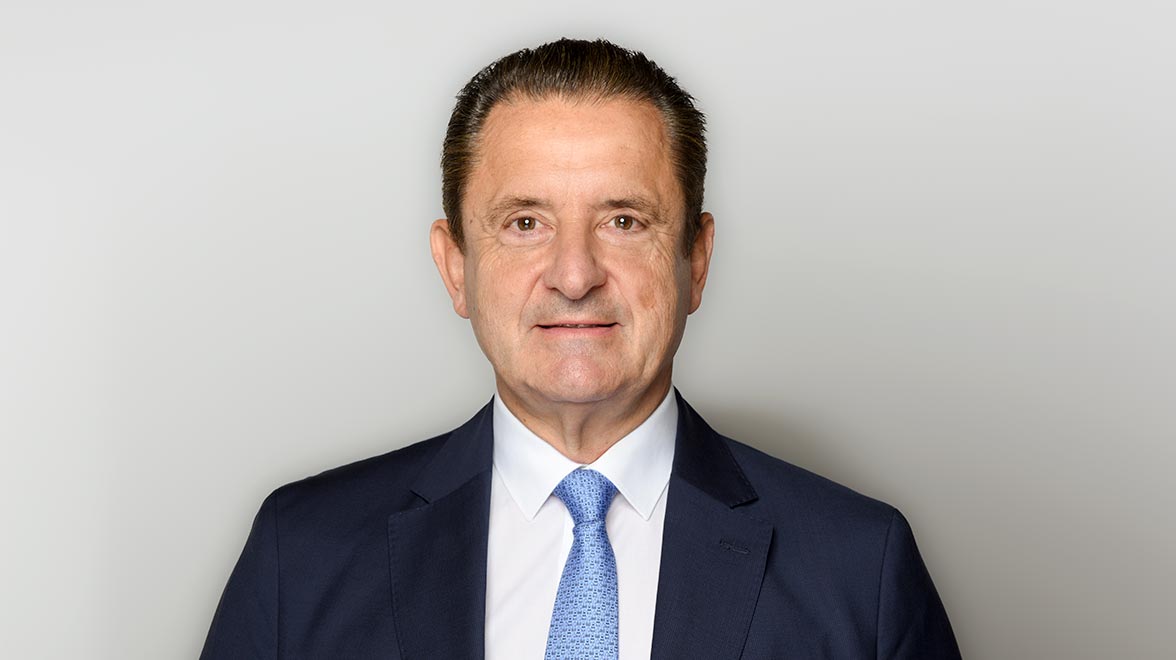 Alexander Schindler Alexander Schindler, stellvertretender Aufsichtsratsvorsitzender Metzler Asset Management GmbH