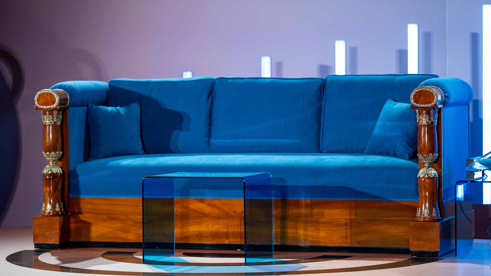 Das blaue Sofa auf der Bühne der Zukunfts-Talks Das blaue Sofa auf der Bühne der Zukunfts-Talks