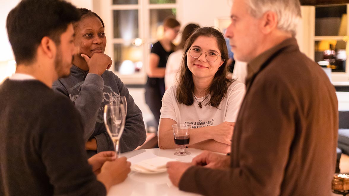 Speed-Dating im Haus Metzler Bonames, © Jeldrik Schröer / FZS