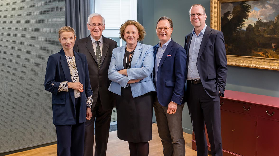 V.l.n.r.: Elena von Metzler, Ekkehardt Sättele, Stefanie Buchmann, Bernolph von Gemmingen-Guttenberg, Dr. Leonhard von Metzler