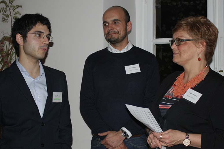 Joao Pereira, Bruno Lopes und Sigrun Stosius Die beiden portugiesischen Alumni Joao Pereira und Bruno Lopes, beide Bauingenieure mit Arbeitsstellen in Deutschland, berichten über ihre Erfahrungen.