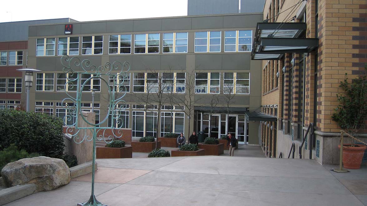Entrance area at Fremont Lake Union Center in Seattle