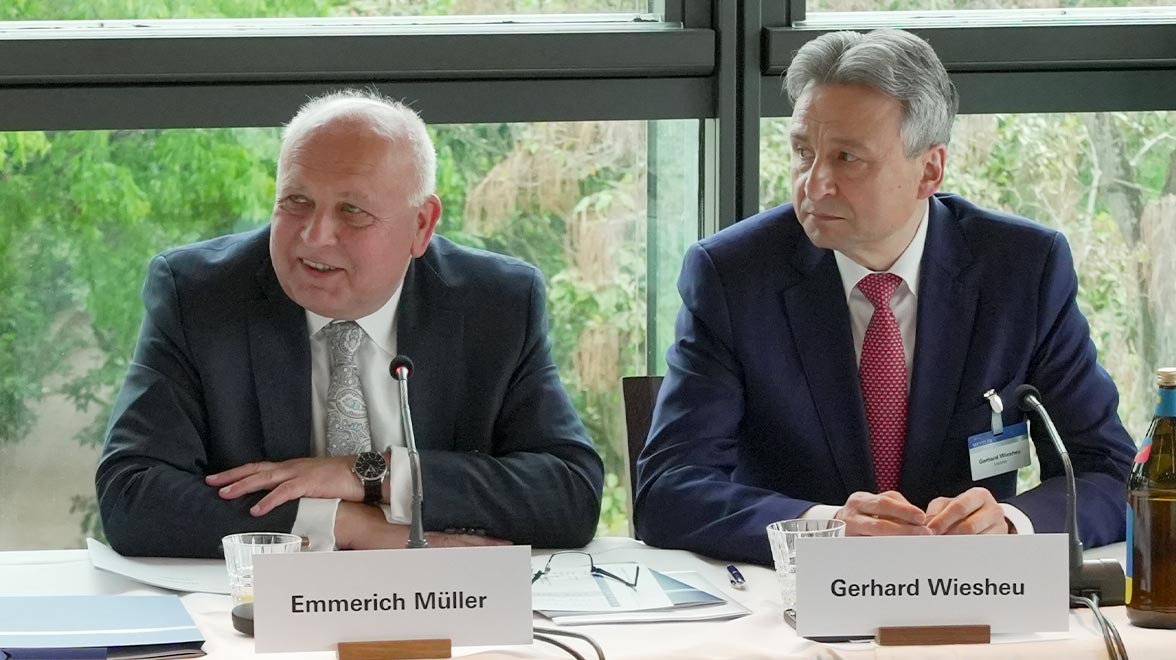 Emmerich Müller und Gerhard Wiesheu auf der Jahrespressekonferenz des Bankhauses Metzler 2023